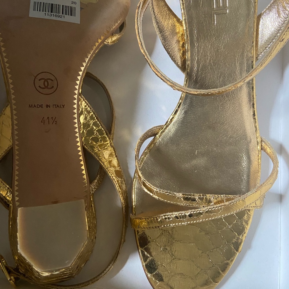 Chanel lambskin sandals - Picture 2 of 8